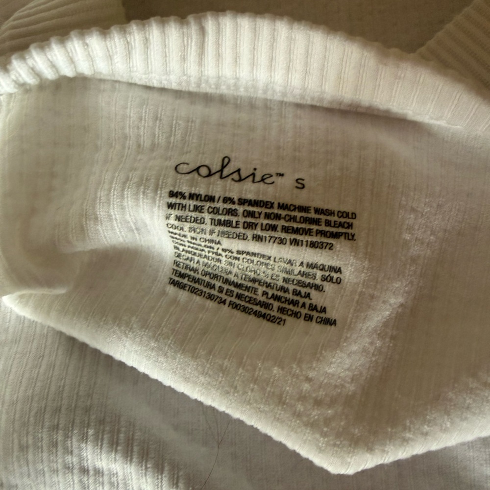 Colsie White Ribbed Cropped Tank - Picture 3 of 3